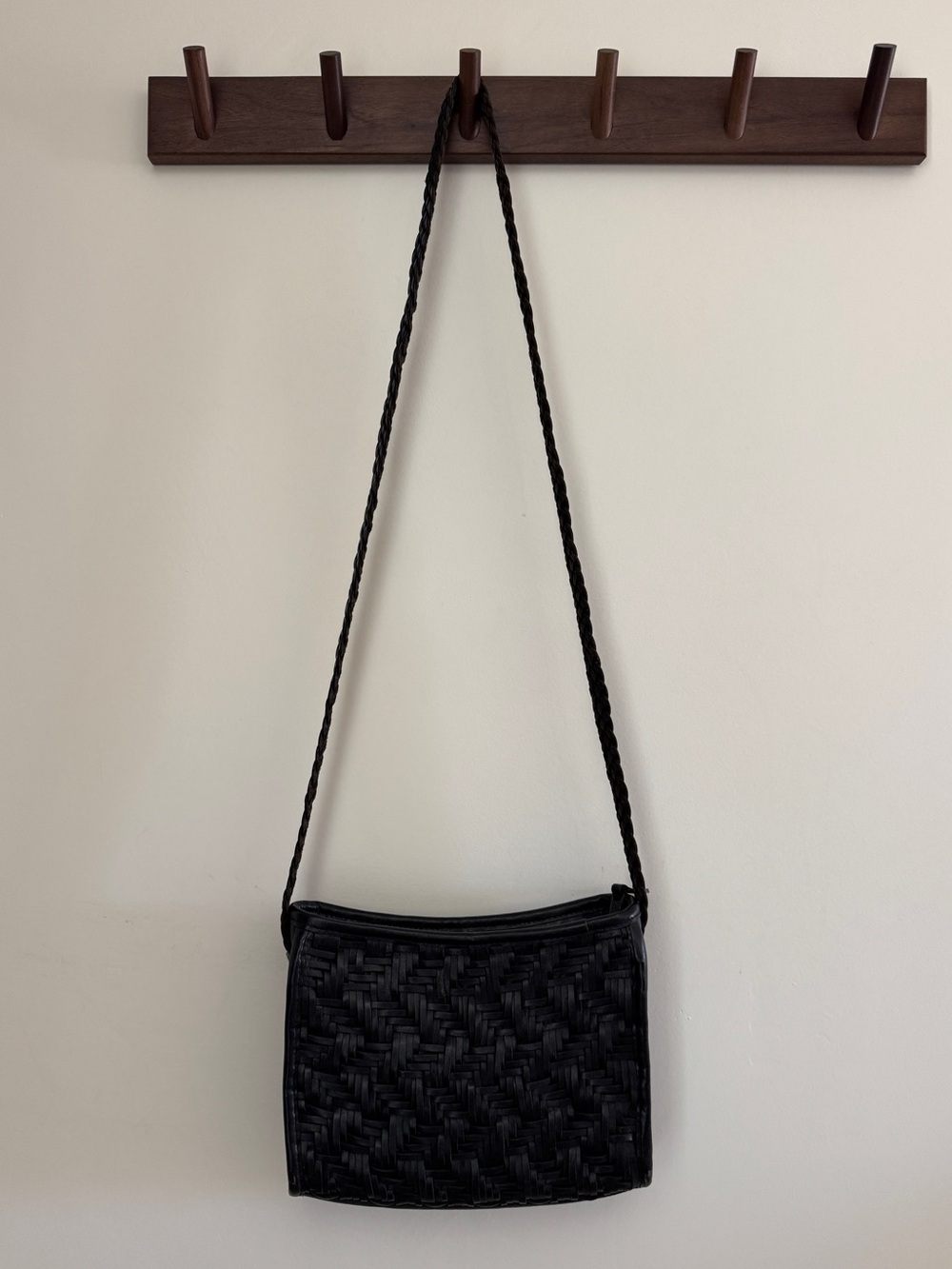 Vintage Nordstrom Women’s Leather Woven Crossbody Bag in Black